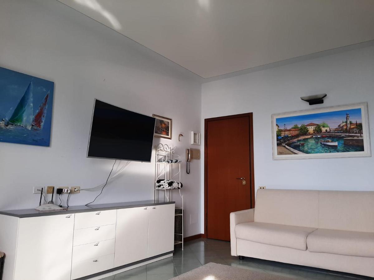 Apartments Rainer - Front Lake Bardolino Bagian luar foto