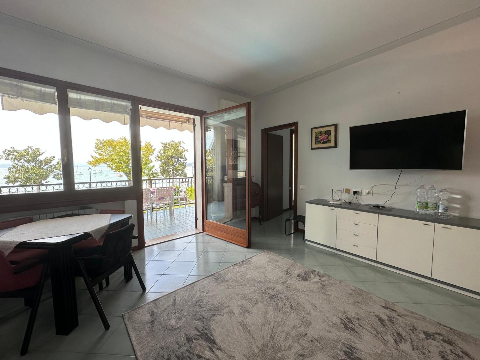 Apartments Rainer - Front Lake Bardolino Bagian luar foto