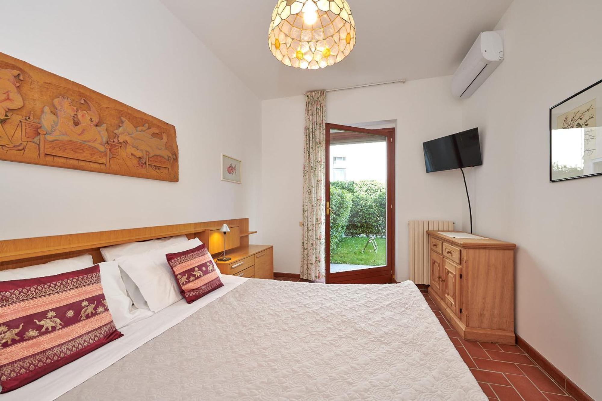 Apartments Rainer - Front Lake Bardolino Bagian luar foto