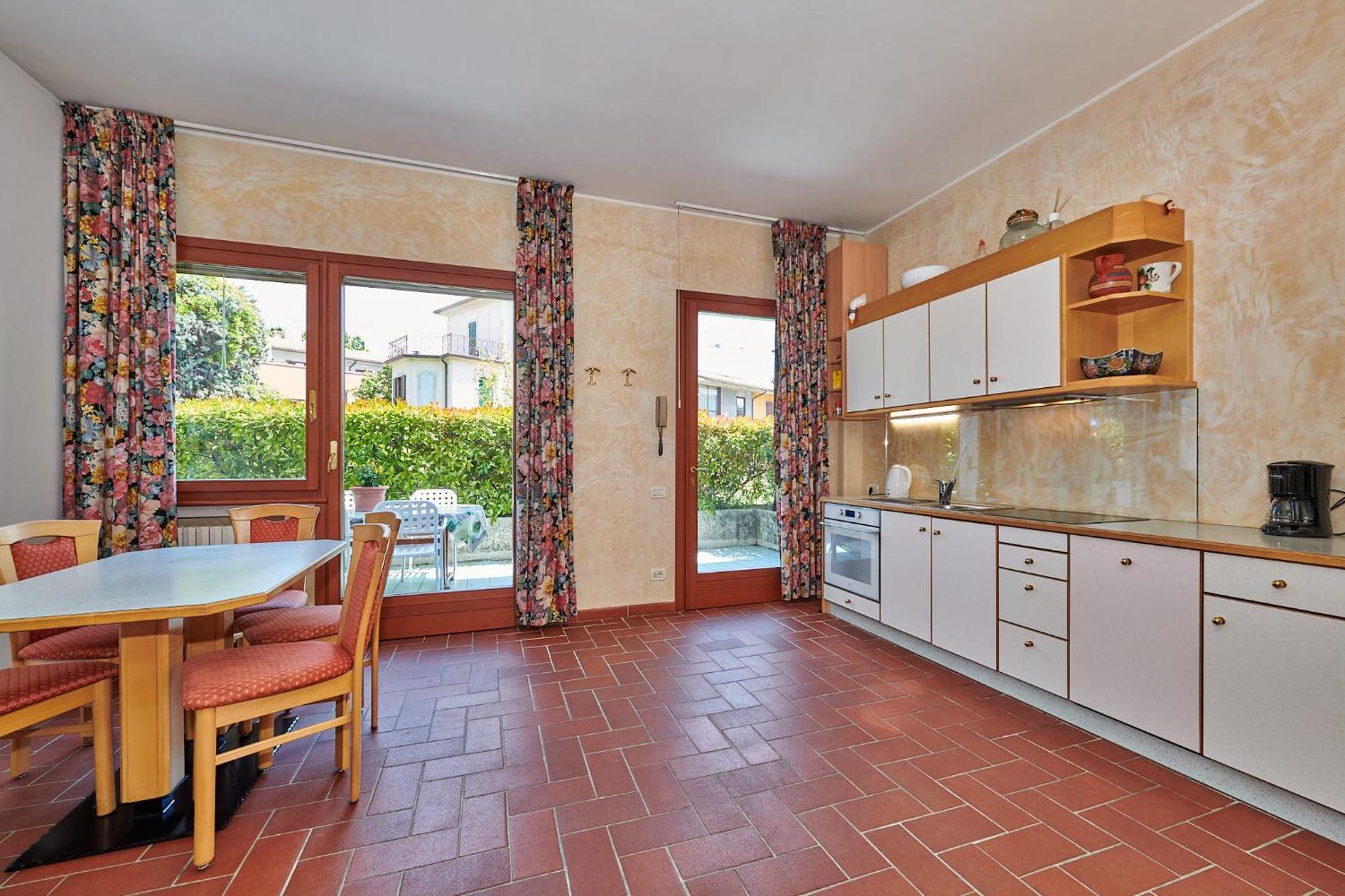 Apartments Rainer - Front Lake Bardolino Bagian luar foto