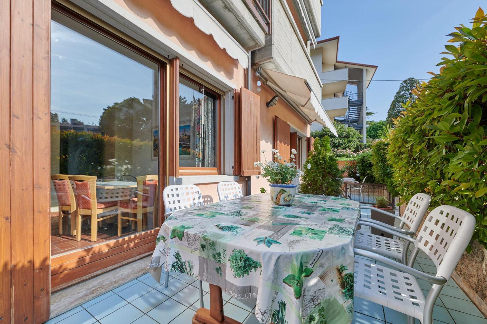 Apartments Rainer - Front Lake Bardolino Bagian luar foto