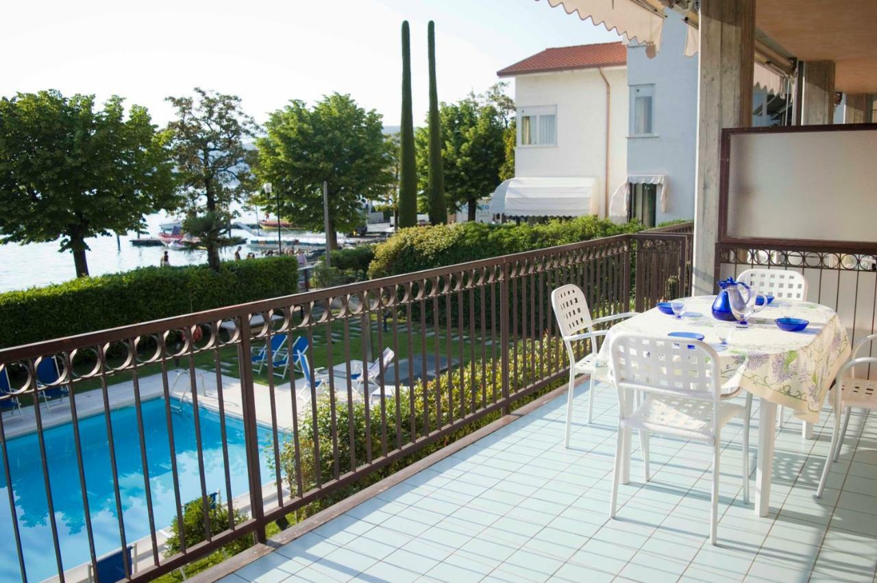 Apartments Rainer - Front Lake Bardolino Bagian luar foto